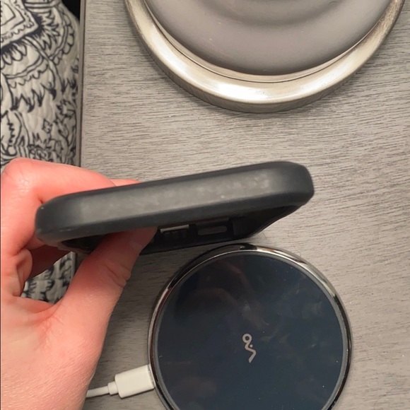 black iPhone case - Picture 4 of 6